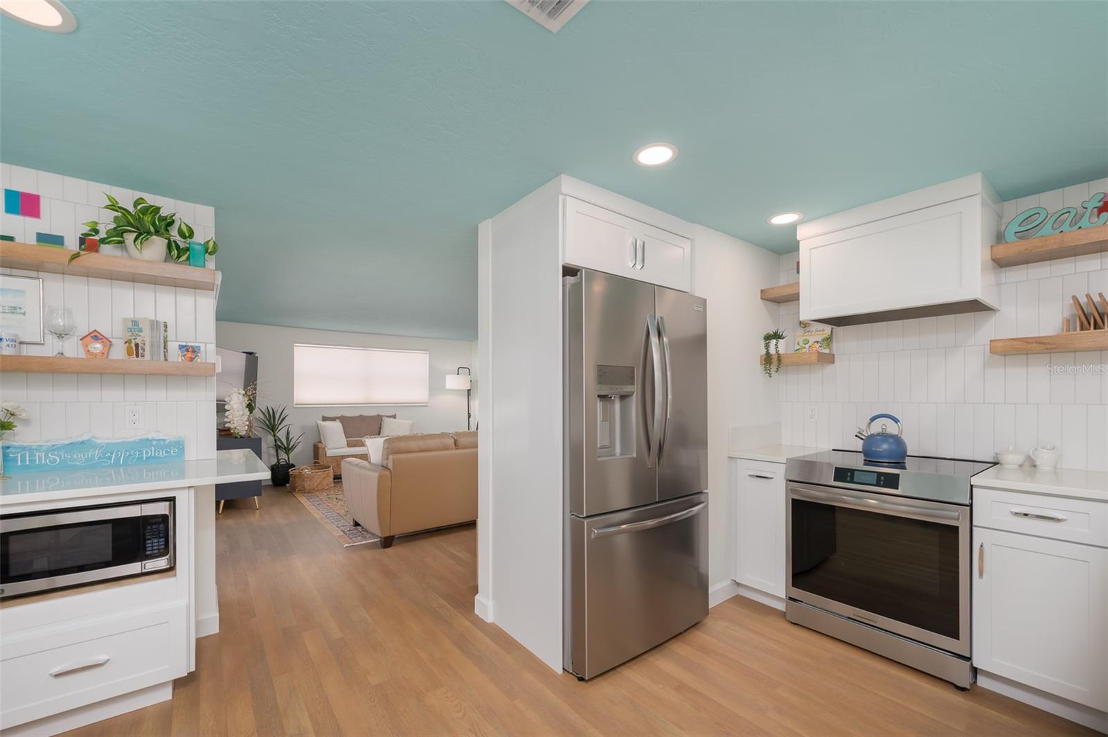 Image 7 of 45 For 6154 Midnight Pass Road A13