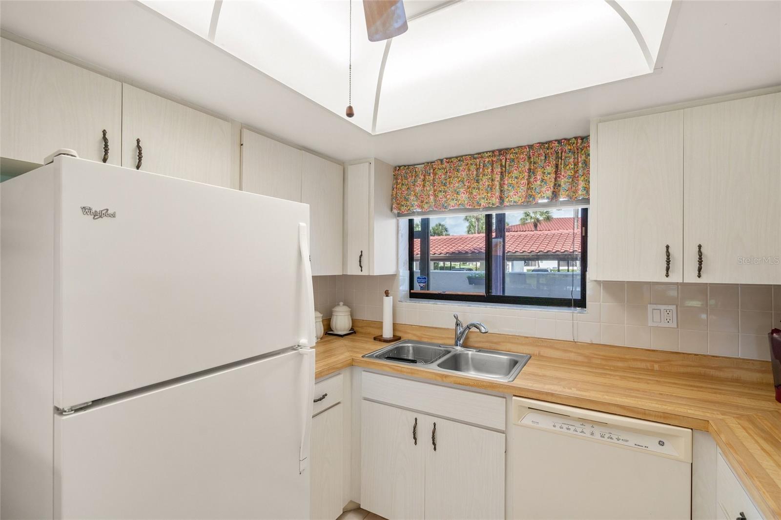 Image 5 of 43 For 3500 El Conquistador Parkway 267