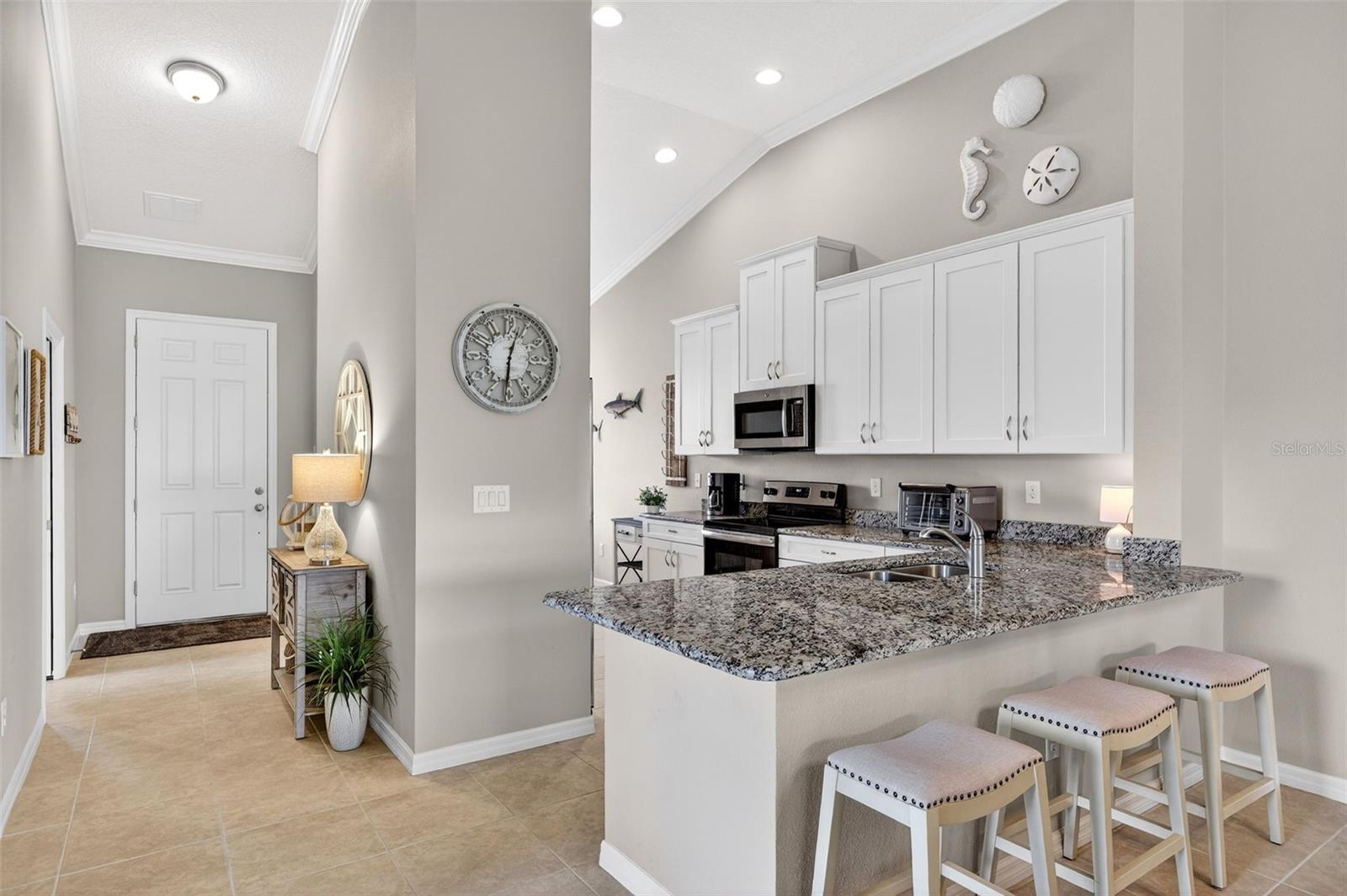 Image 7 of 94 For 12660 Sorrento Way 204