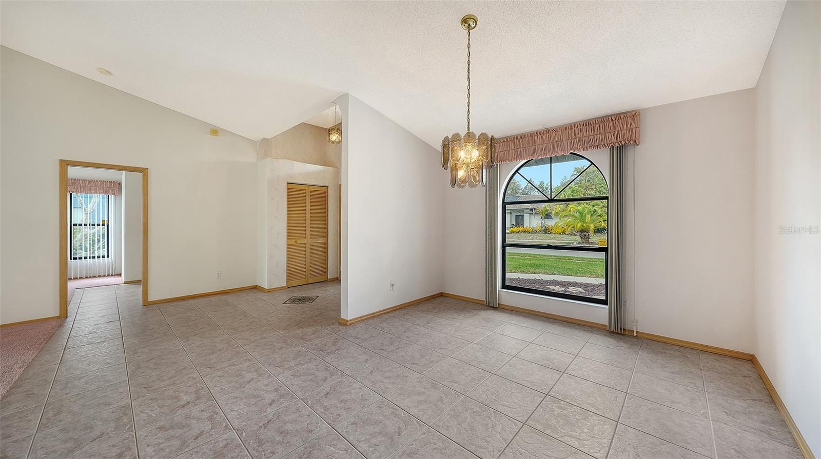 Image 13 of 64 For 5594 Wilde Oak Way