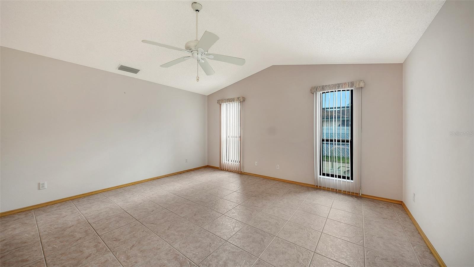 Image 15 of 64 For 5594 Wilde Oak Way