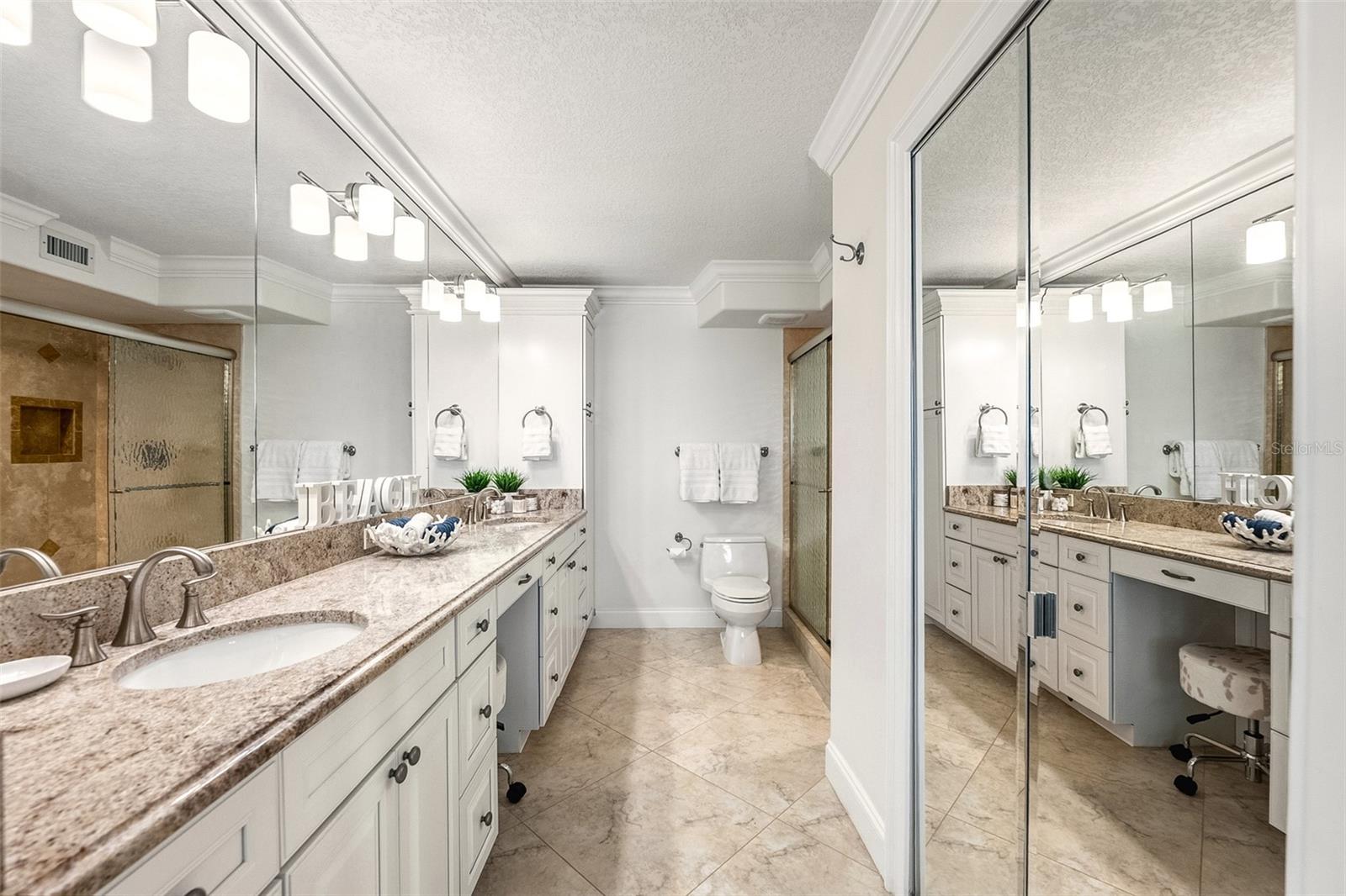 Image 33 of 61 For 20 Whispering Sands Drive 1102