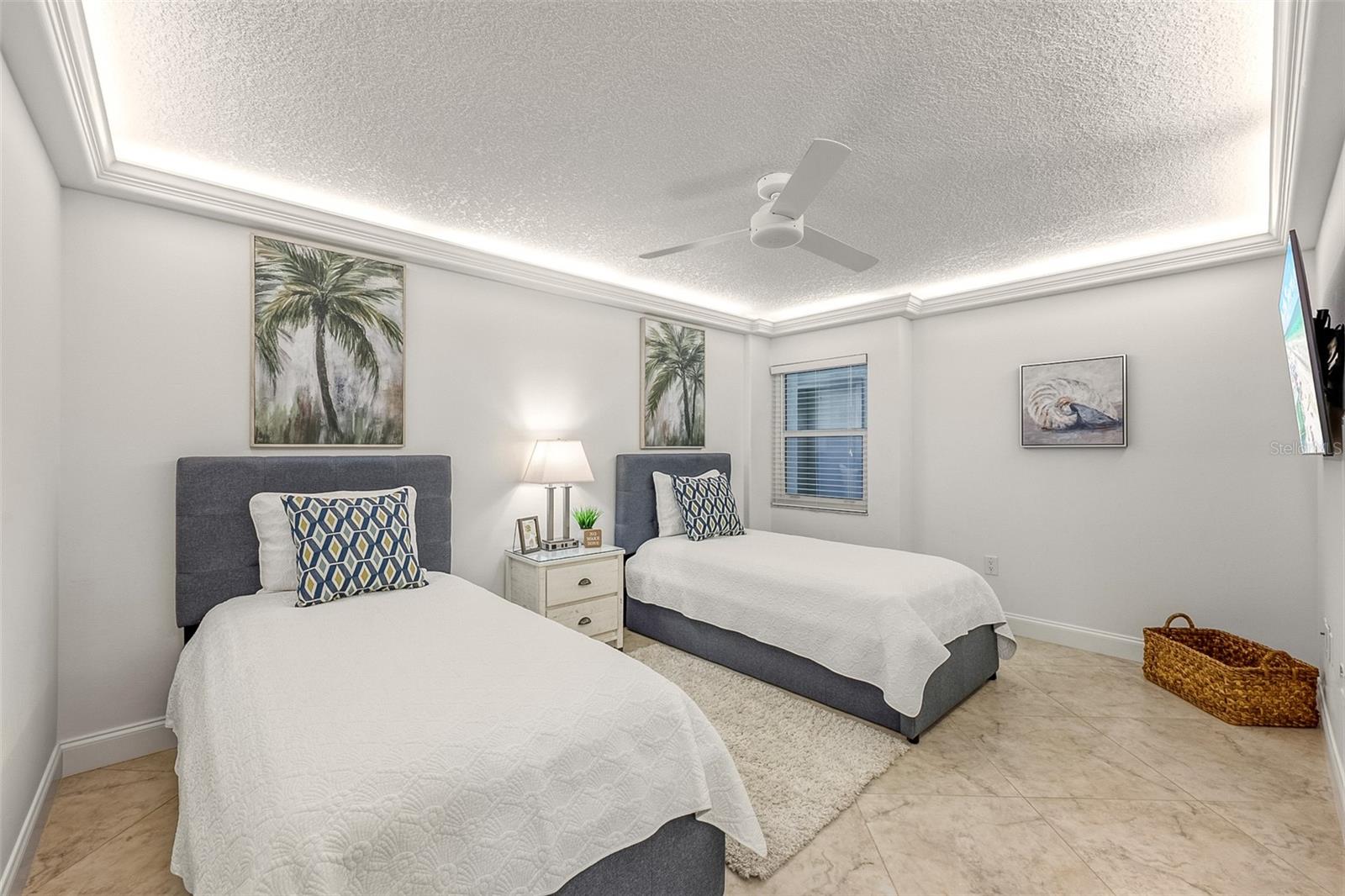 Image 36 of 61 For 20 Whispering Sands Drive 1102