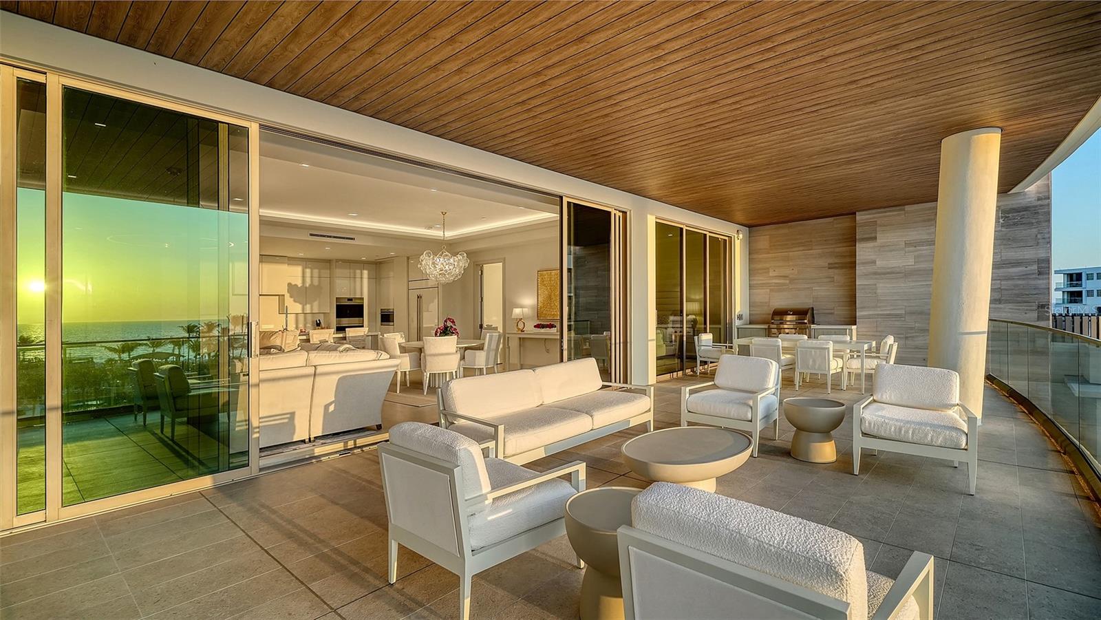 Image 12 of 52 For 1581 Gulf Of Mexico Drive 406