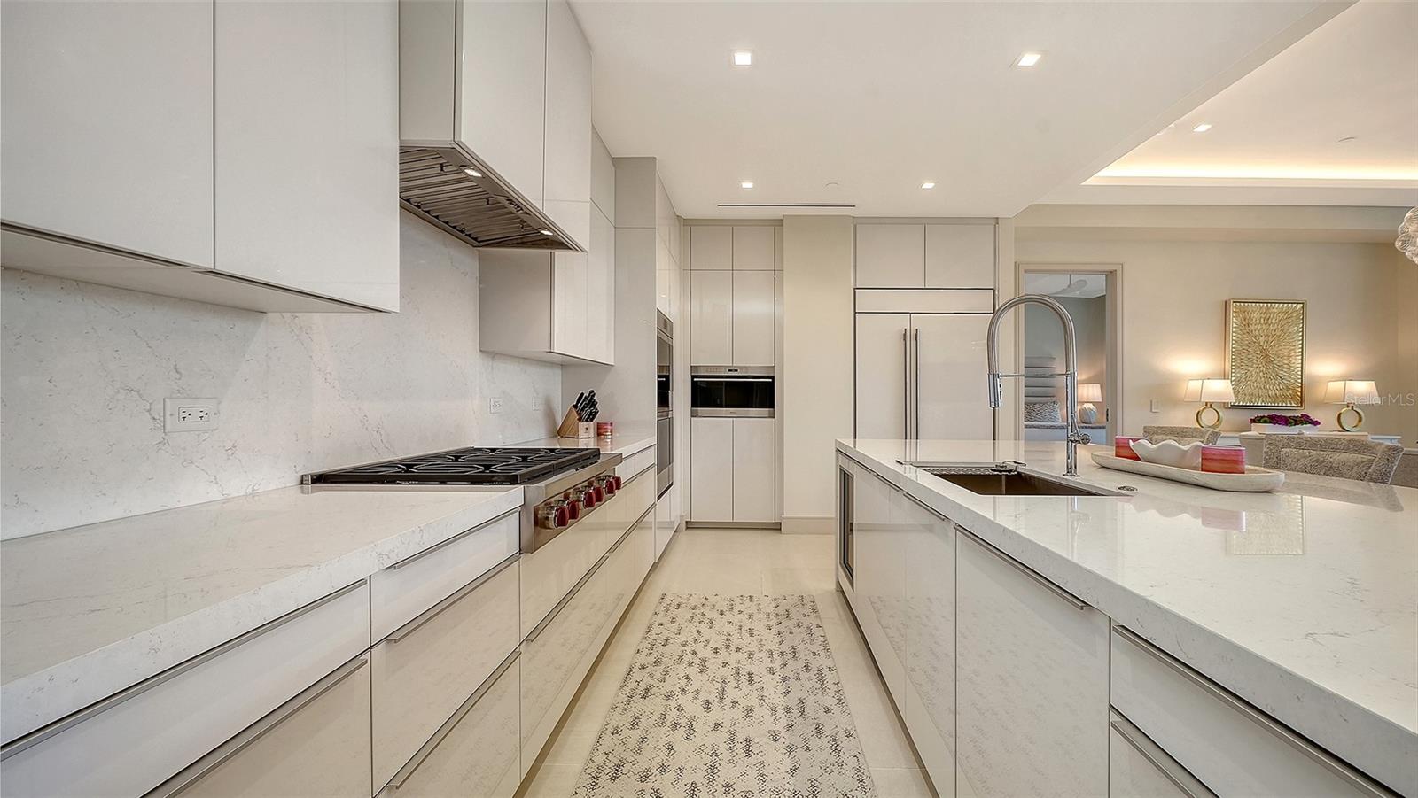 Image 16 of 52 For 1581 Gulf Of Mexico Drive 406