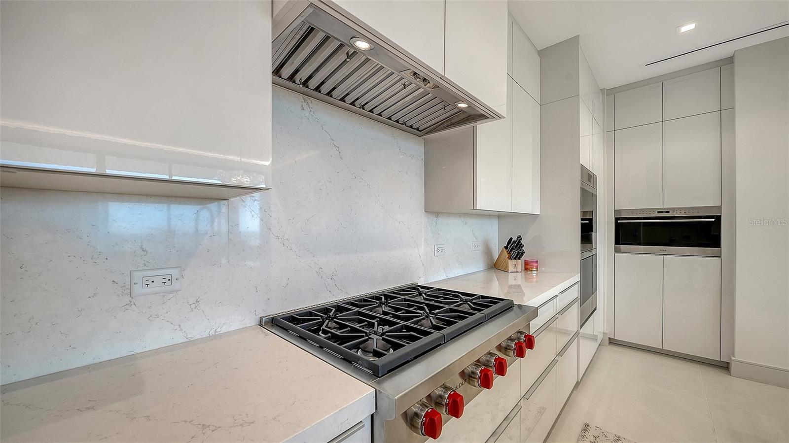 Image 17 of 52 For 1581 Gulf Of Mexico Drive 406