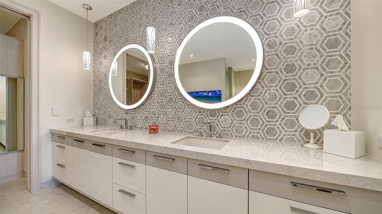 Image 31 of 52 For 1581 Gulf Of Mexico Drive 406