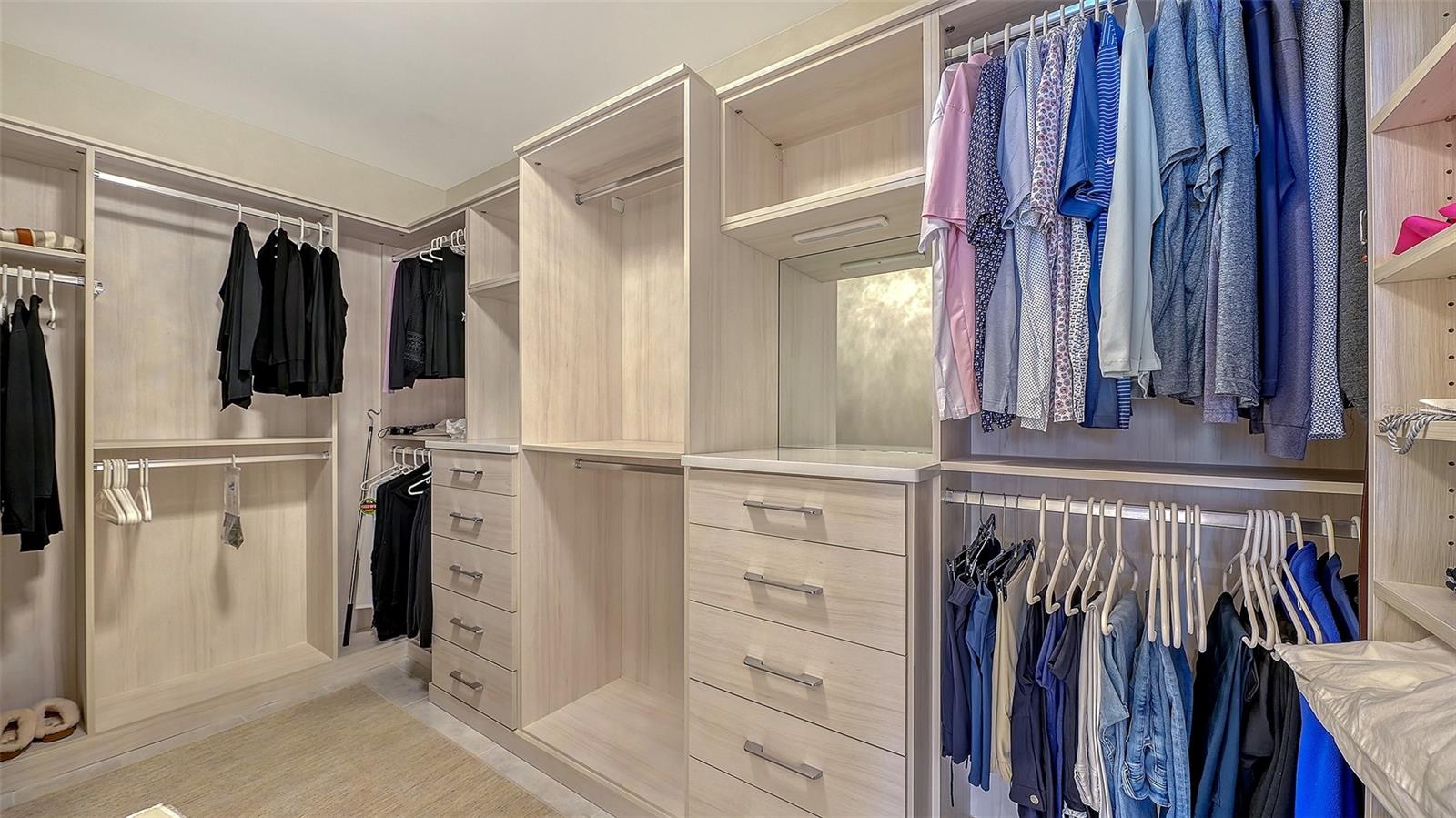 Image 35 of 52 For 1581 Gulf Of Mexico Drive 406