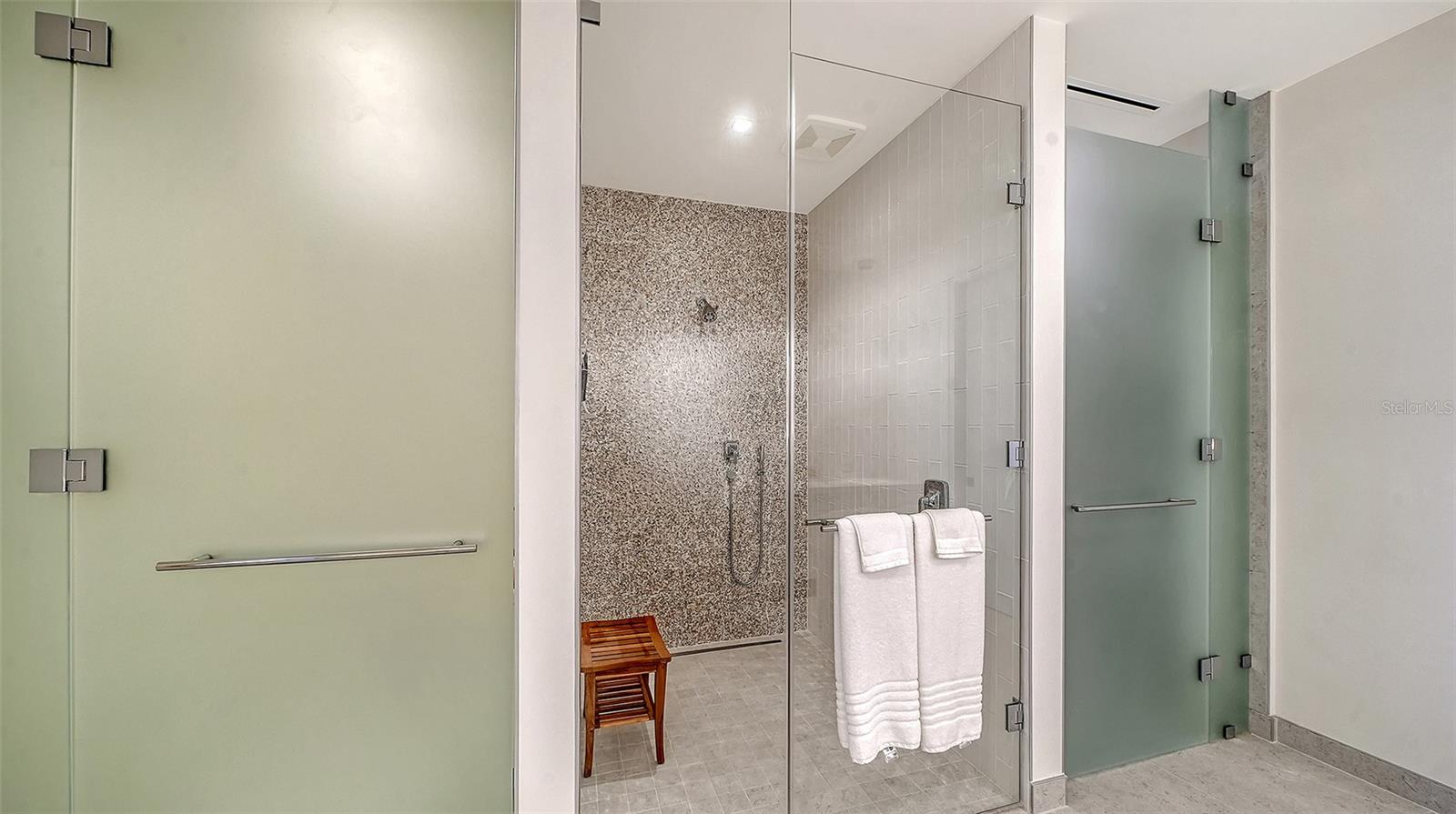 Image 39 of 52 For 1581 Gulf Of Mexico Drive 406