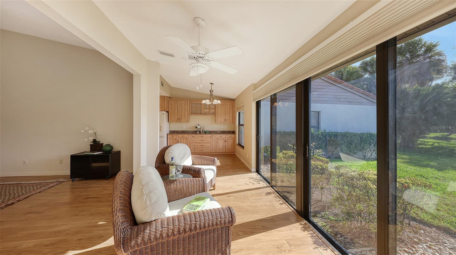 Image 11 of 56 For 3864 Wilshire Circle W 106