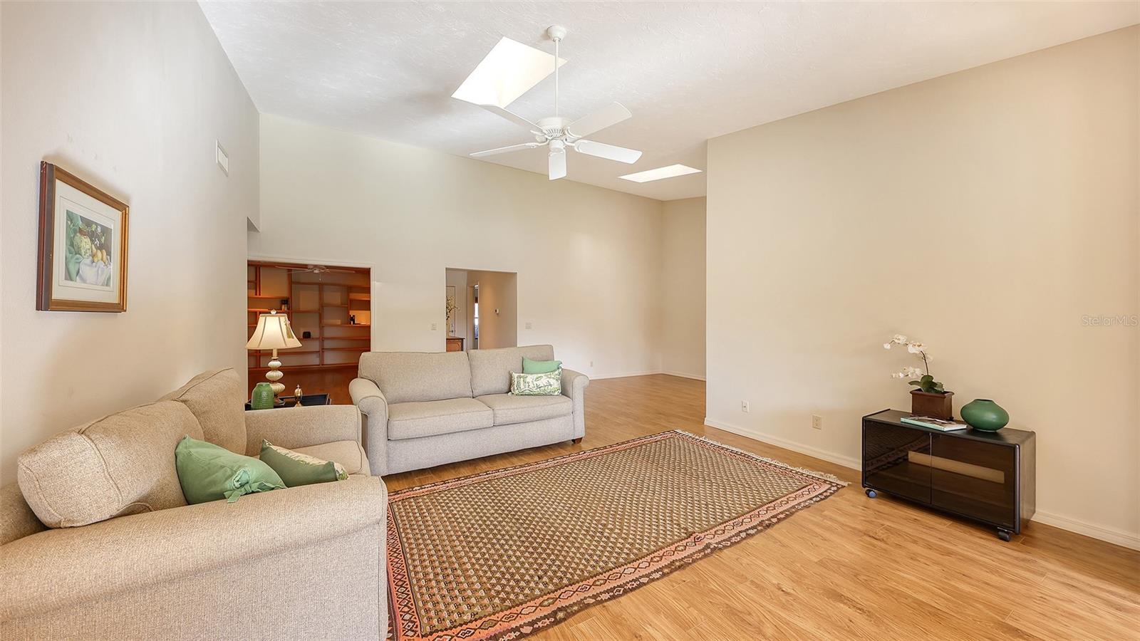 Image 13 of 56 For 3864 Wilshire Circle W 106