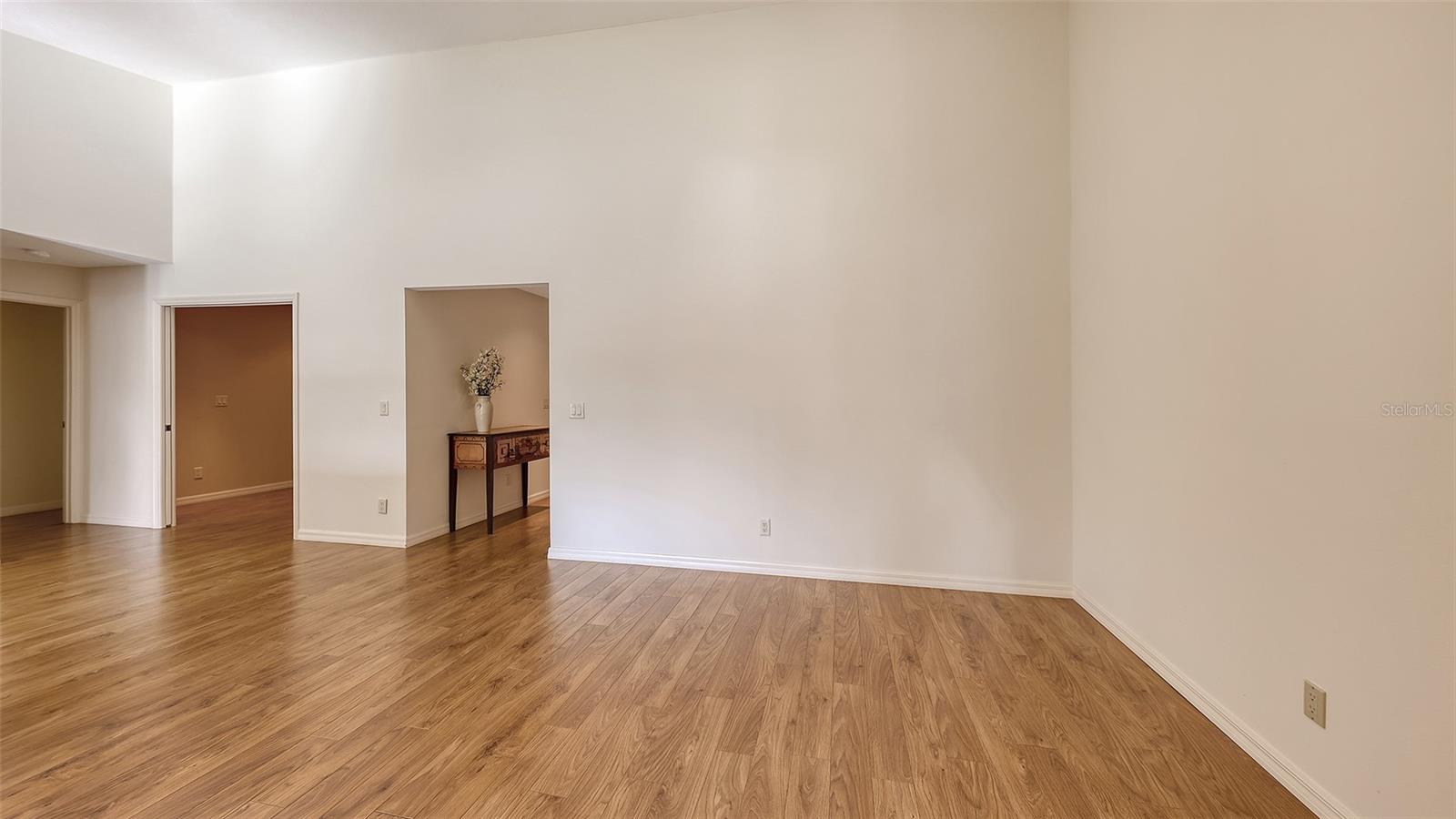 Image 17 of 56 For 3864 Wilshire Circle W 106