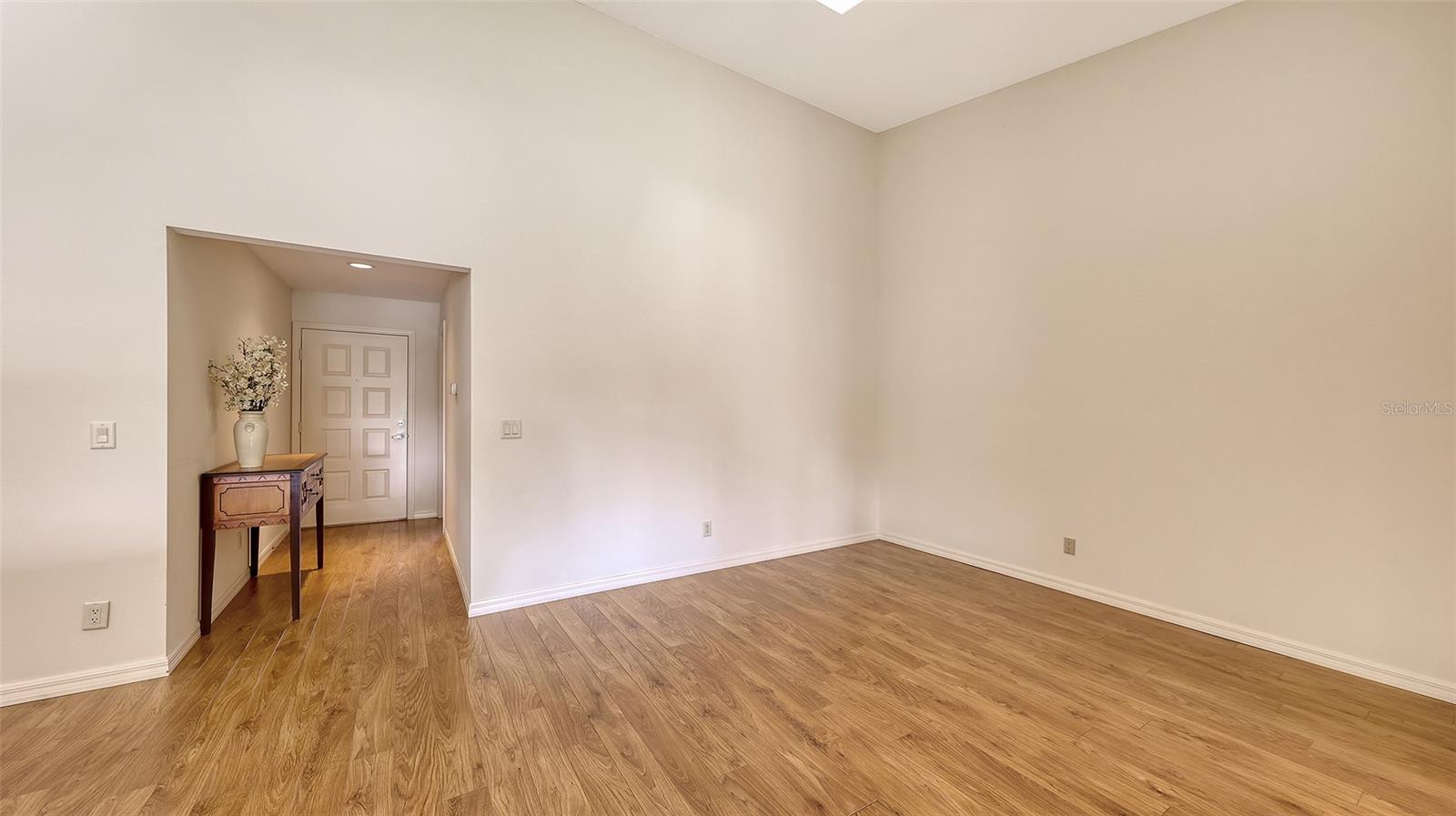 Image 18 of 56 For 3864 Wilshire Circle W 106