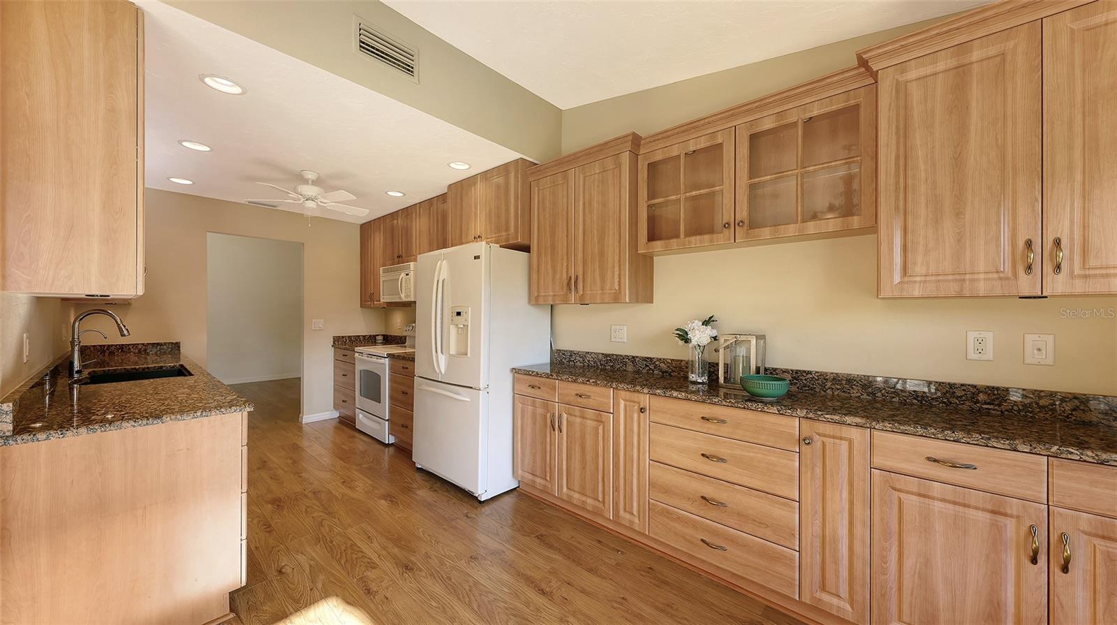 Image 20 of 56 For 3864 Wilshire Circle W 106