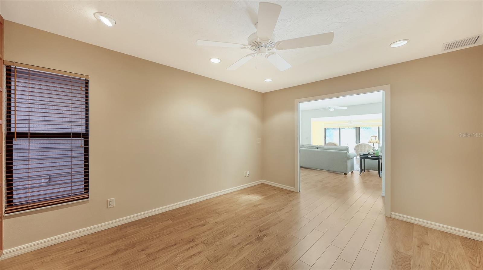 Image 22 of 56 For 3864 Wilshire Circle W 106