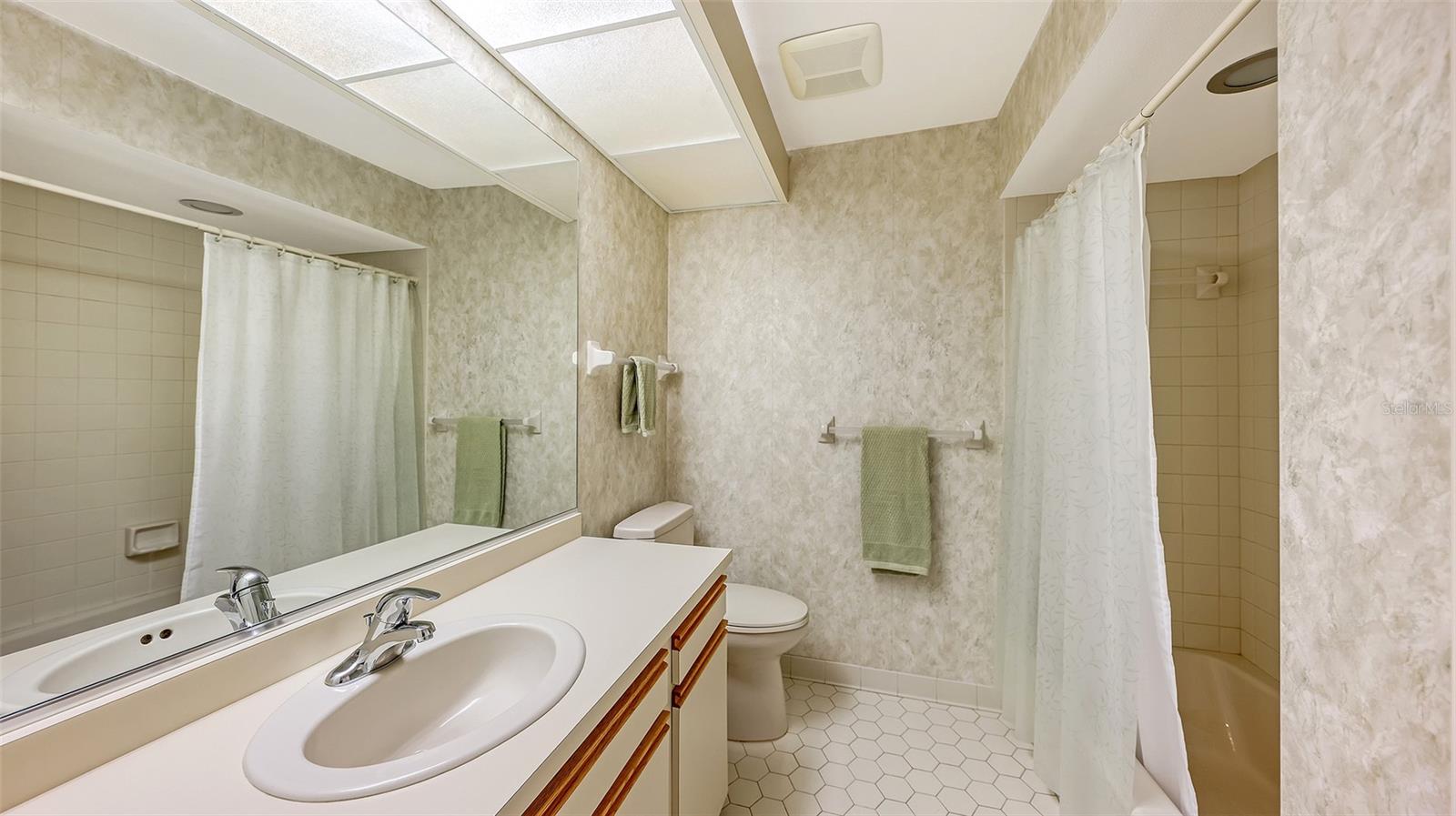 Image 35 of 56 For 3864 Wilshire Circle W 106