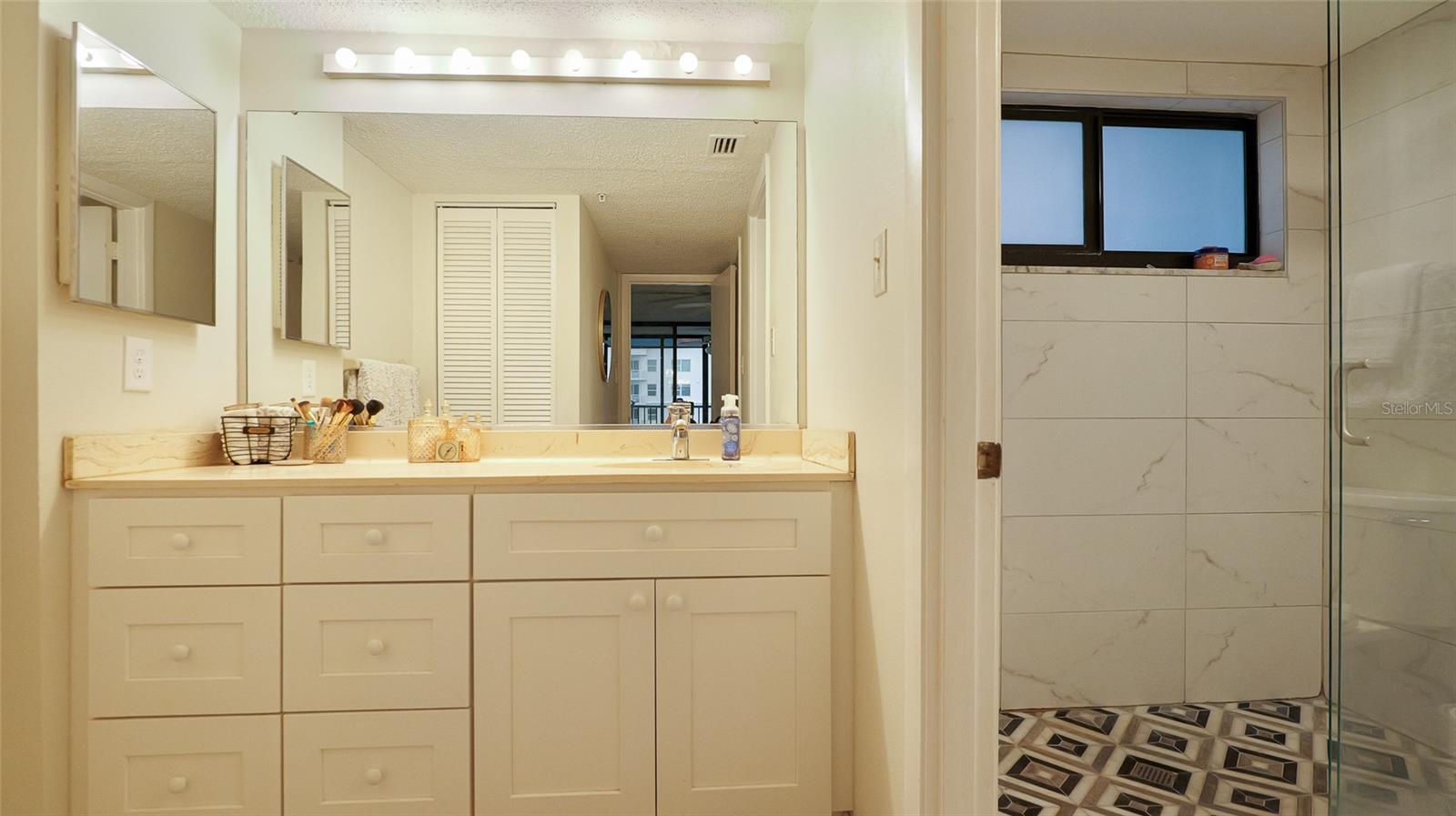 Image 11 of 20 For 11 Sunset Drive  804