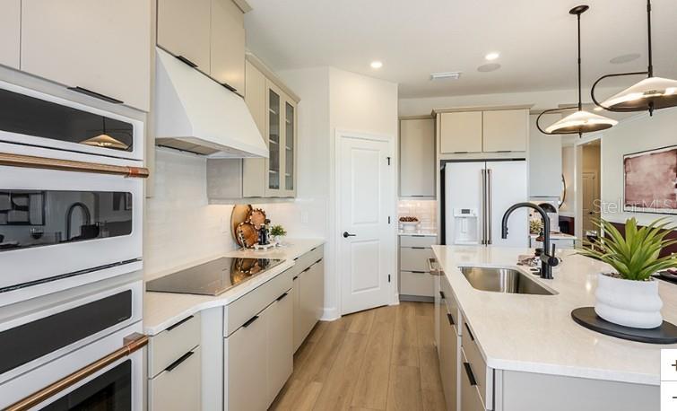 Image 7 of 38 For 7713 Blue Moon Run