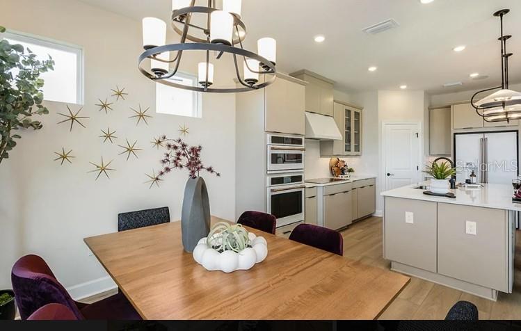 Image 8 of 38 For 7713 Blue Moon Run