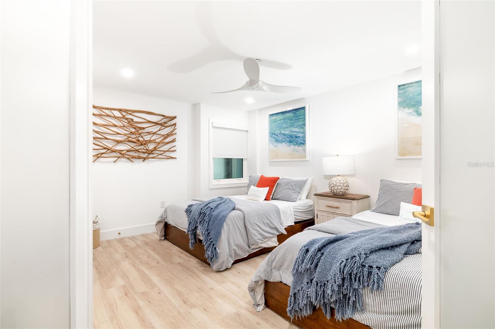 Image 20 of 54 For 19 Whispering Sands Drive 302