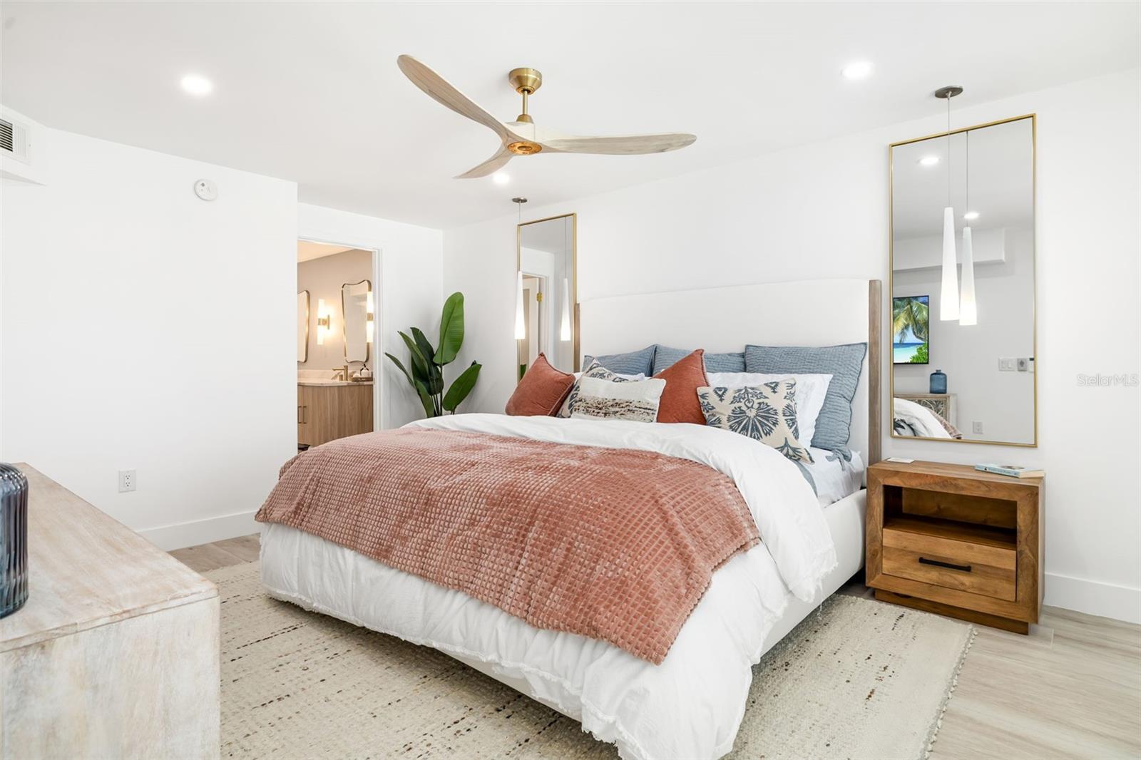 Image 25 of 54 For 19 Whispering Sands Drive 302