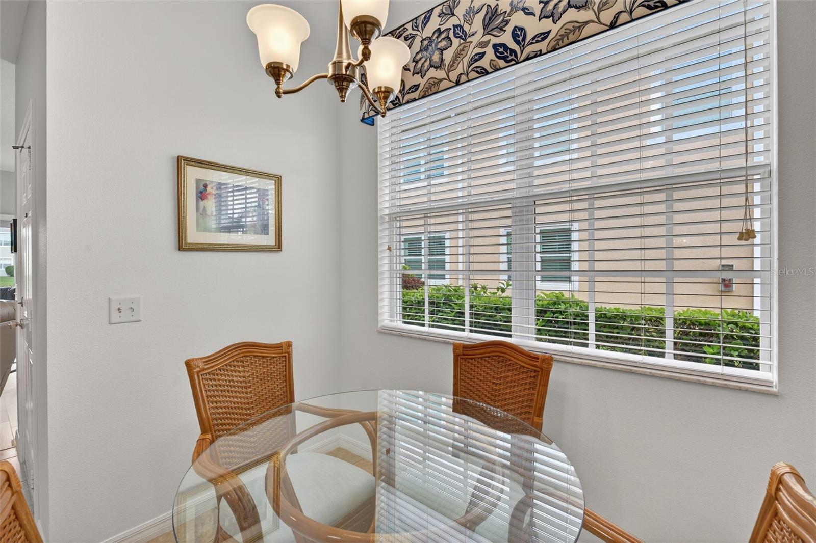 Image 12 of 26 For 5340 Mang Place 1308