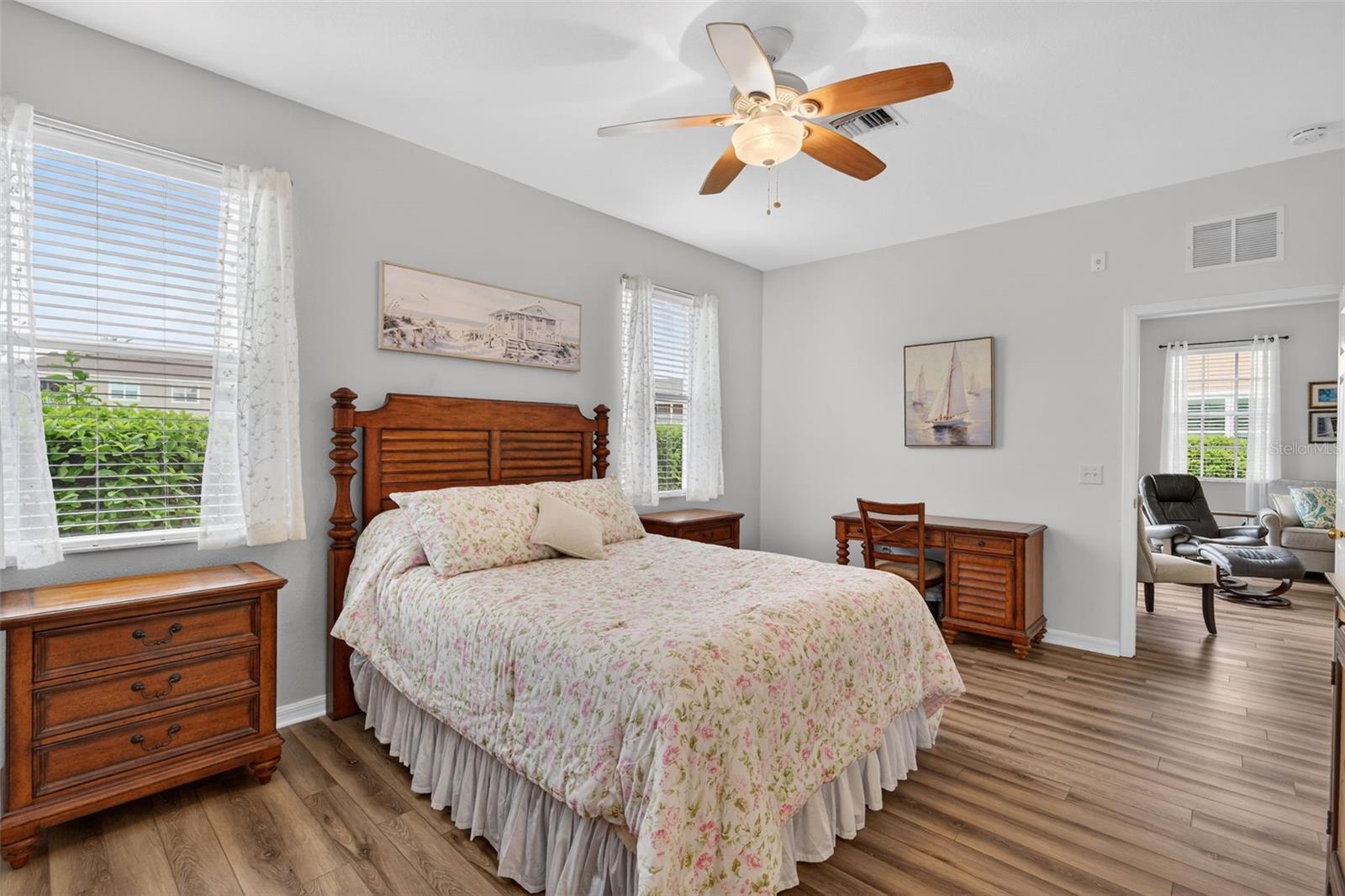 Image 15 of 26 For 5340 Mang Place 1308