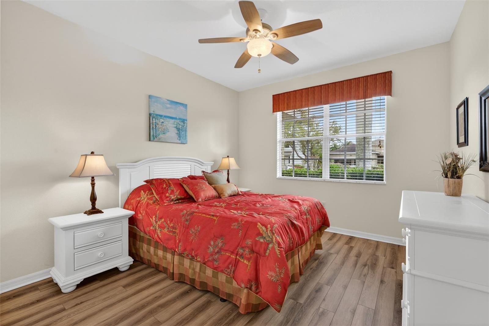 Image 21 of 26 For 5340 Mang Place 1308