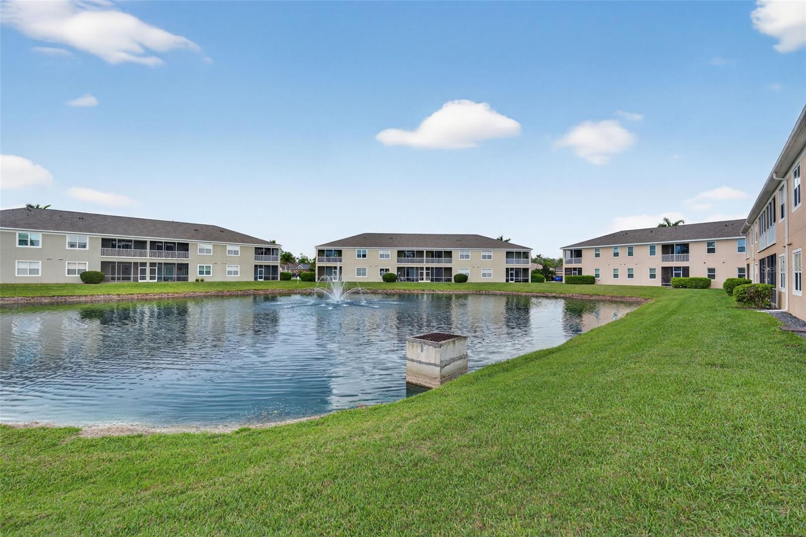 Image 25 of 26 For 5340 Mang Place 1308