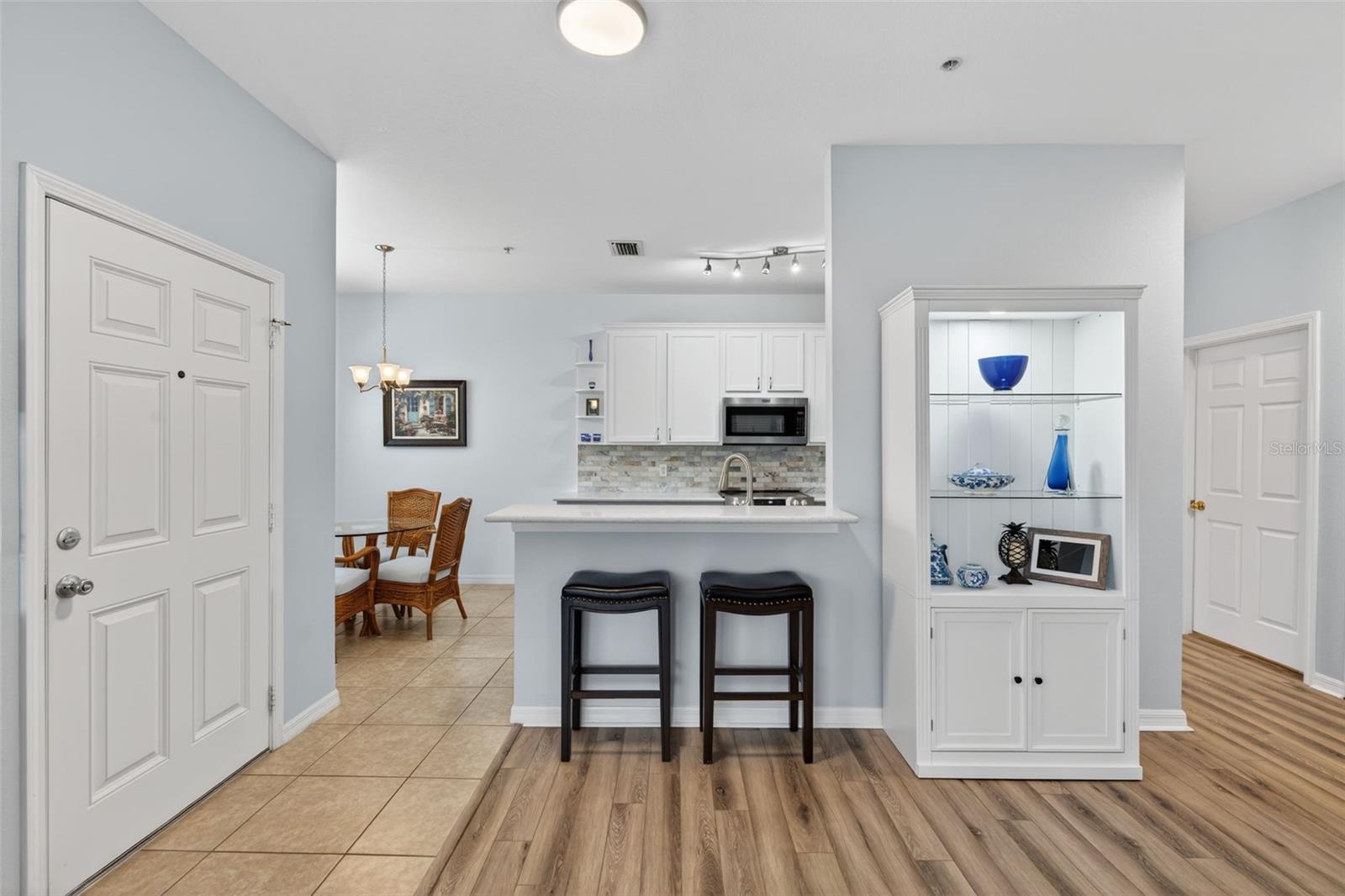 Image 8 of 26 For 5340 Mang Place 1308