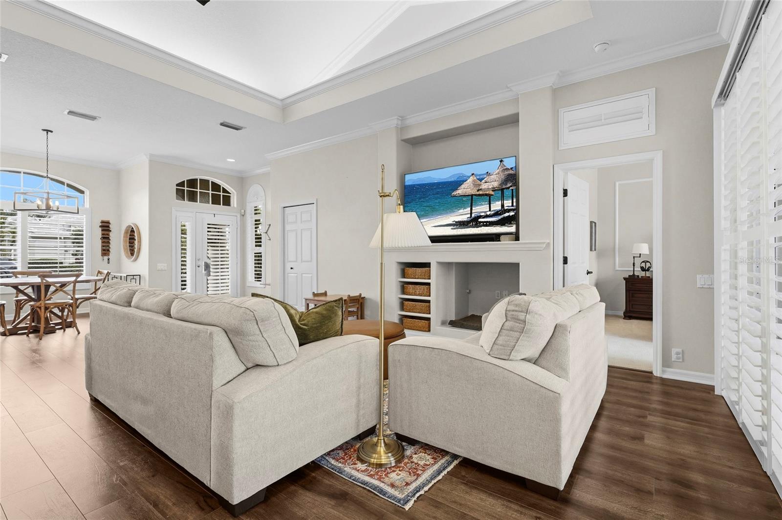 Image 15 of 83 For 6582 Waters Edge Way