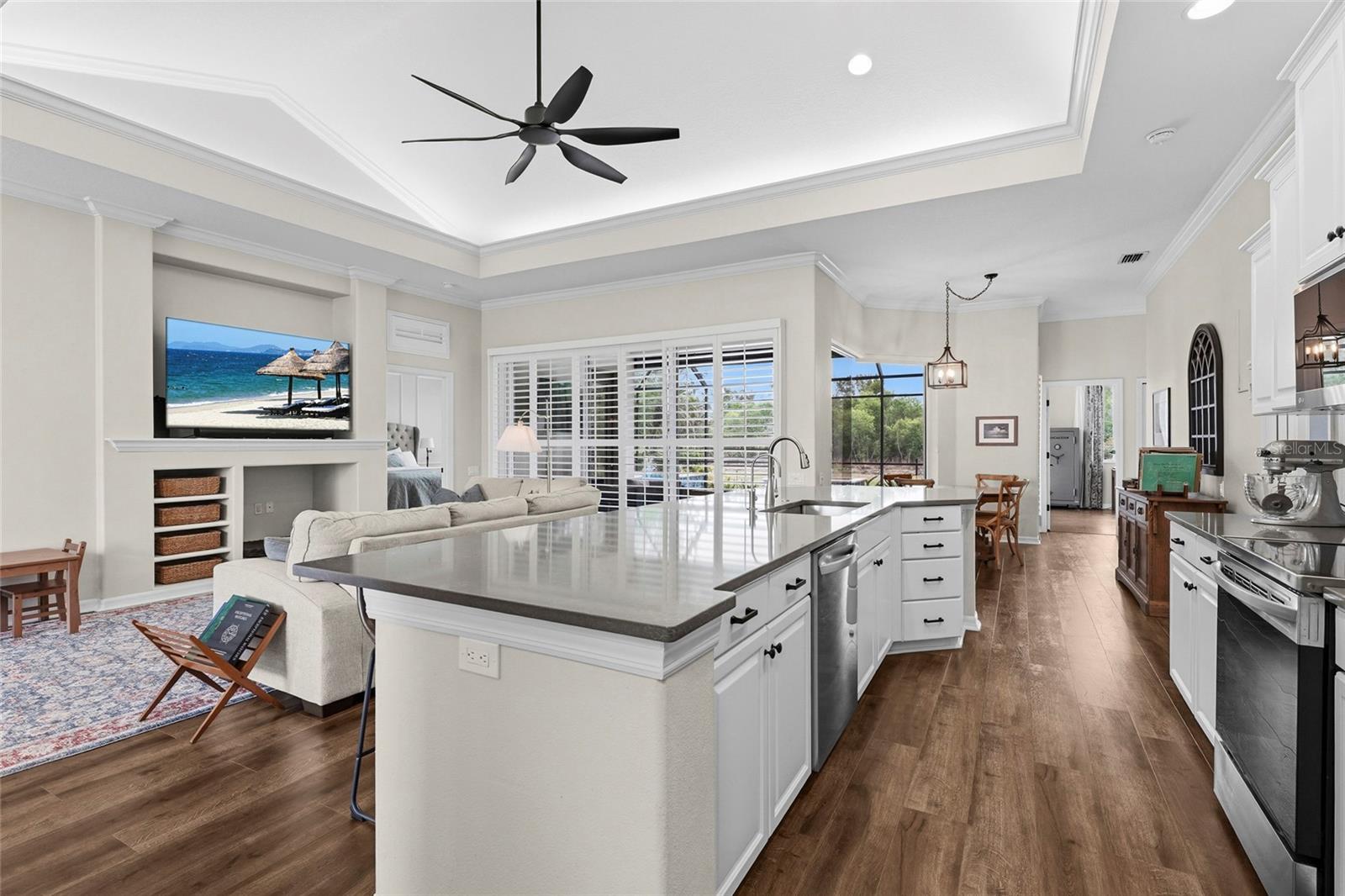 Image 17 of 83 For 6582 Waters Edge Way