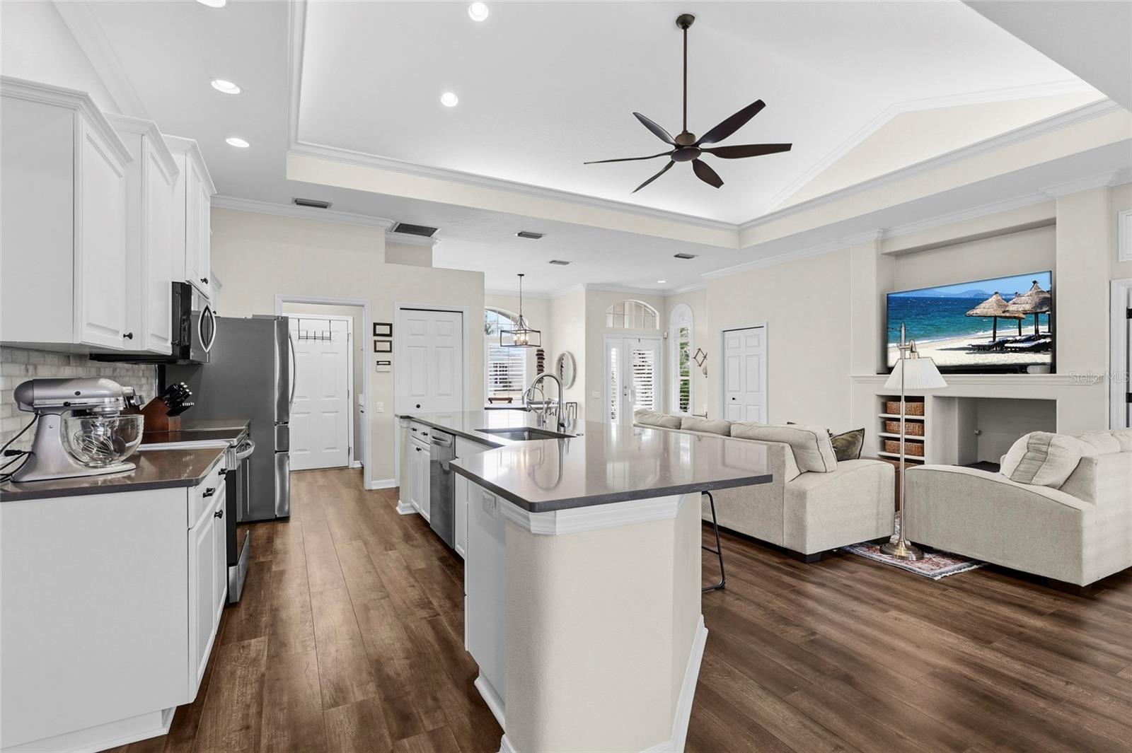 Image 19 of 83 For 6582 Waters Edge Way