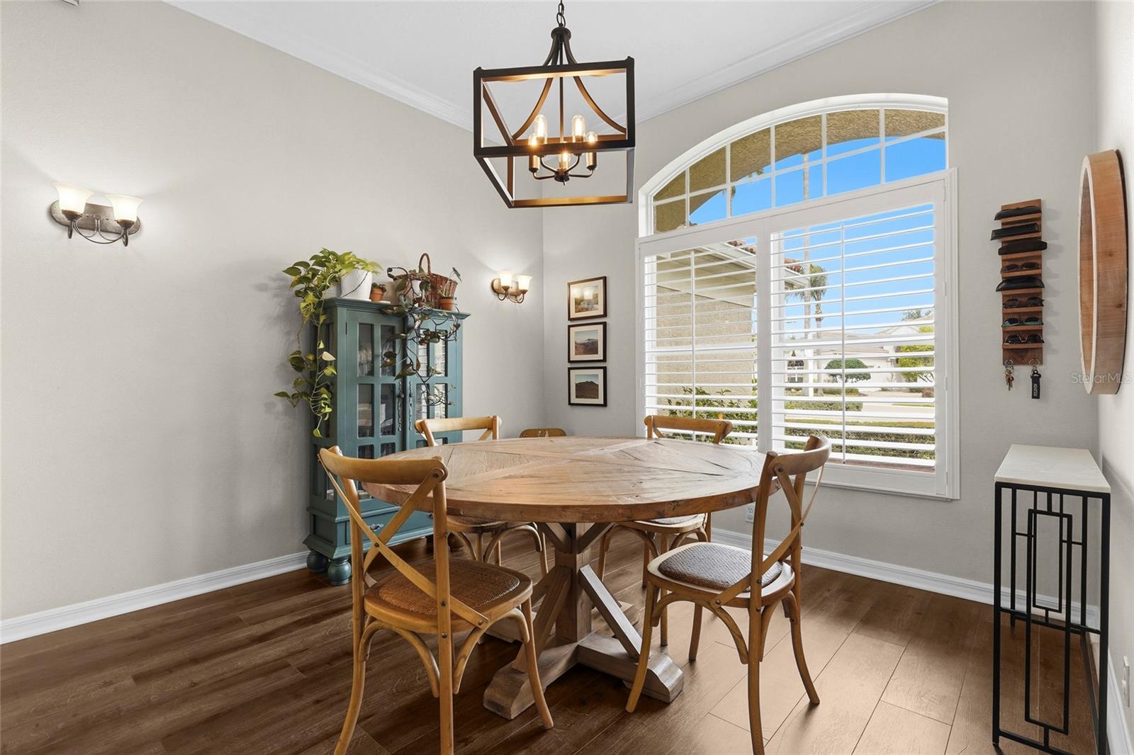 Image 24 of 83 For 6582 Waters Edge Way