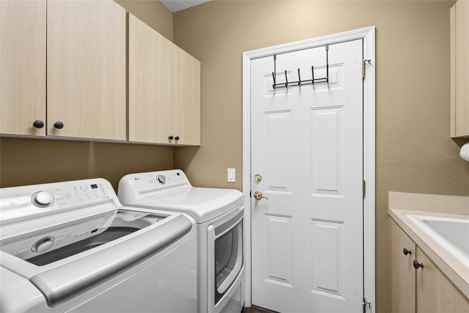 Image 45 of 83 For 6582 Waters Edge Way