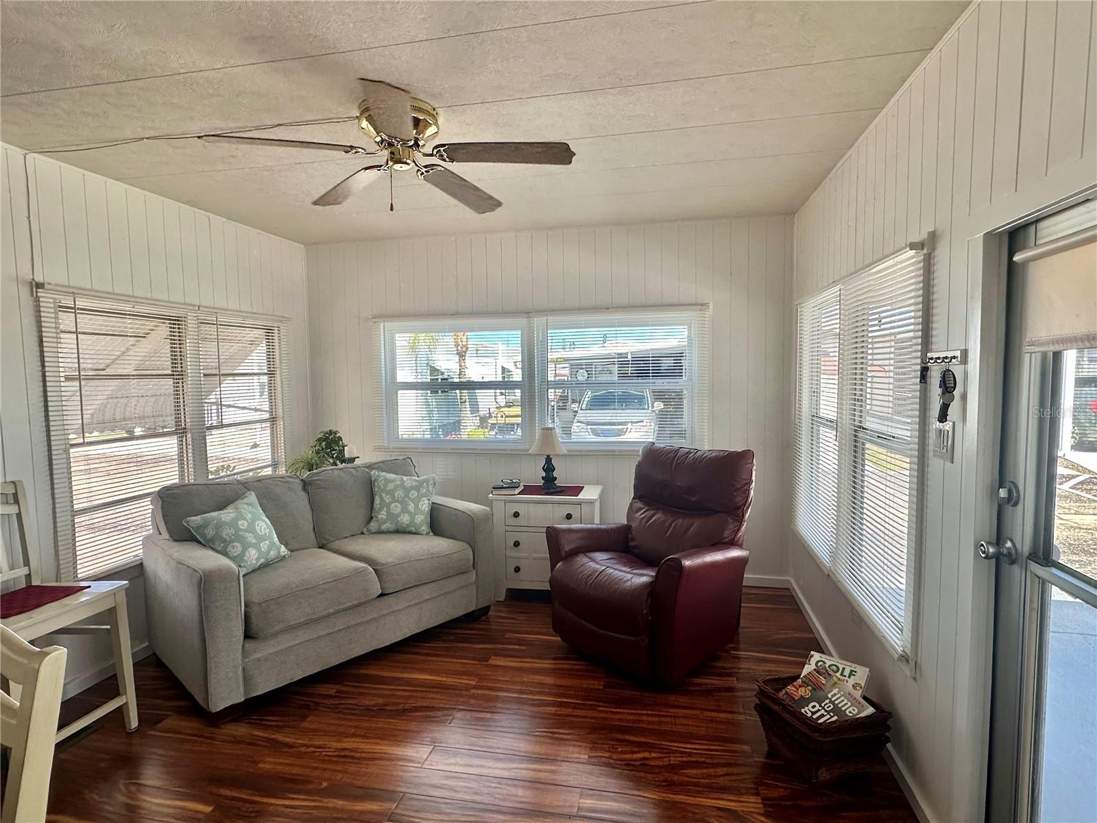 Image 10 of 40 For 1501 25th Avenue Drive W