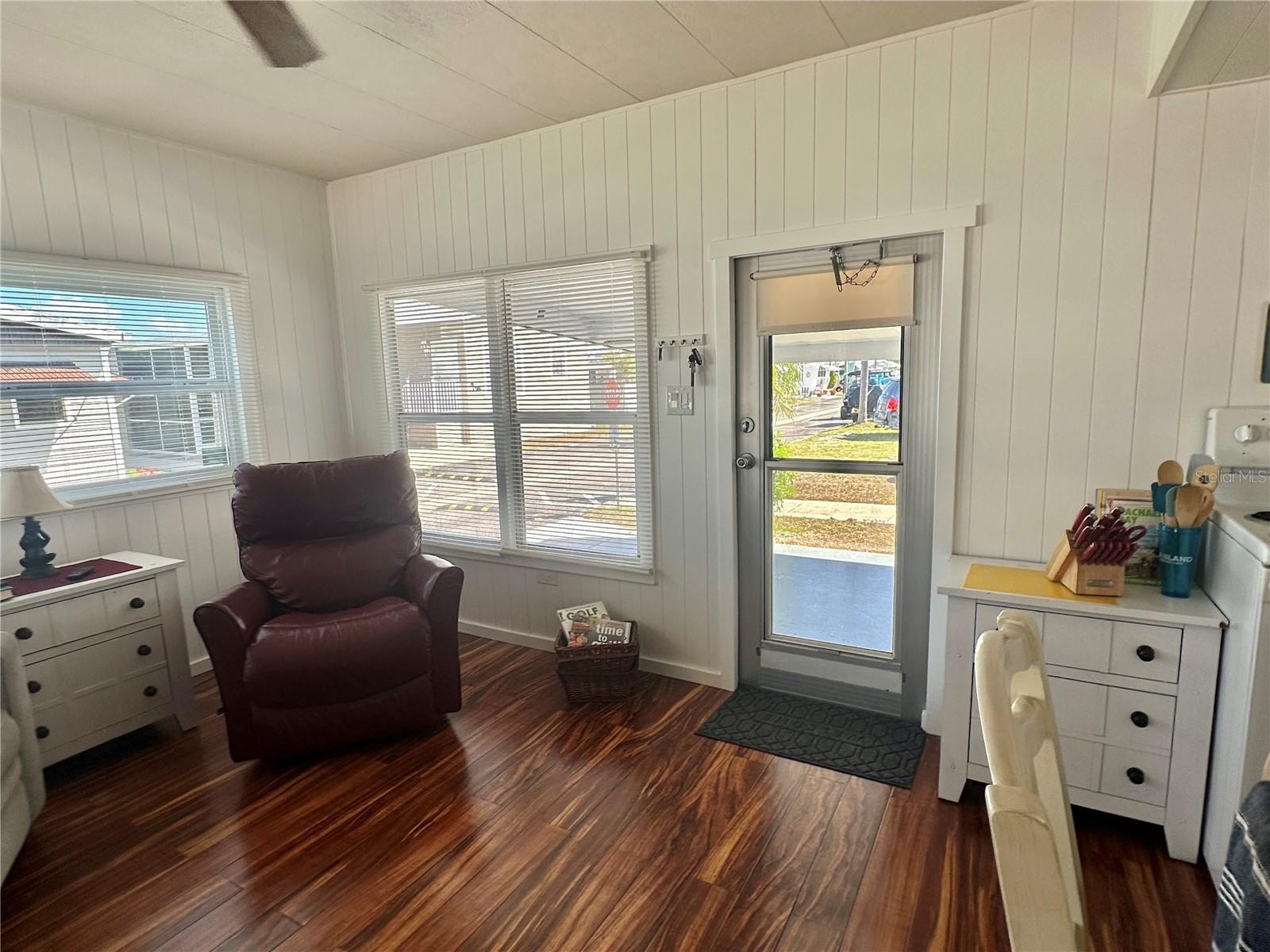 Image 11 of 40 For 1501 25th Avenue Drive W