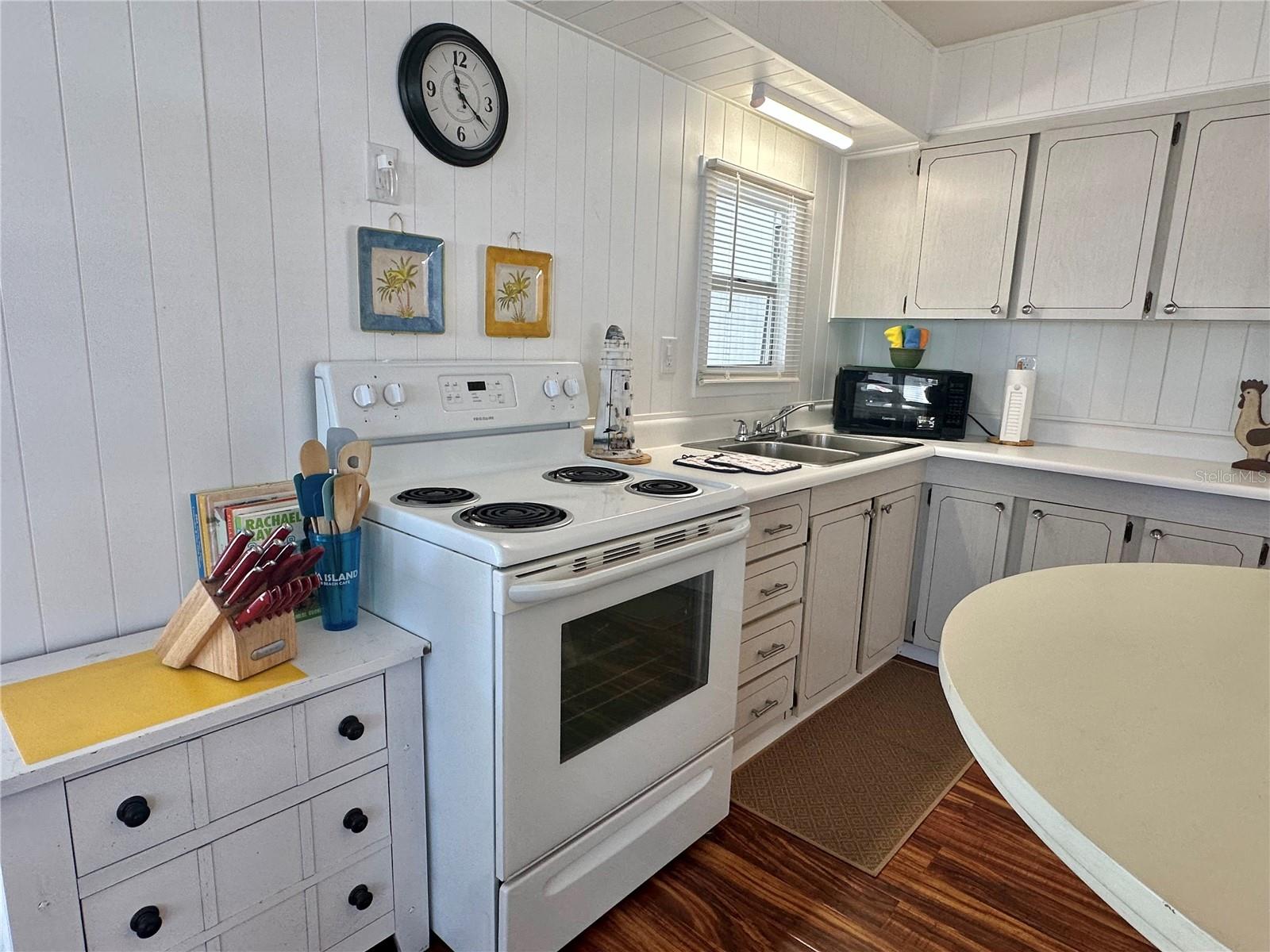 Image 17 of 40 For 1501 25th Avenue Drive W