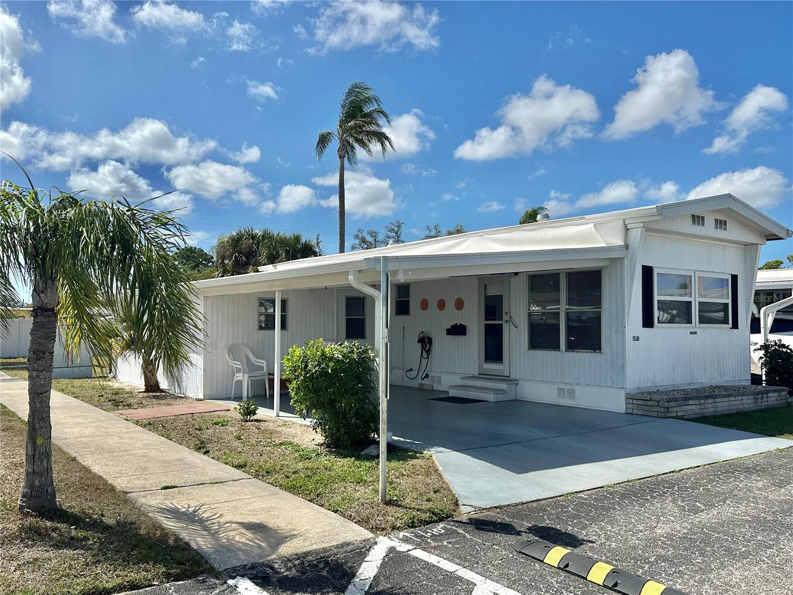 Image 2 of 40 For 1501 25th Avenue Drive W