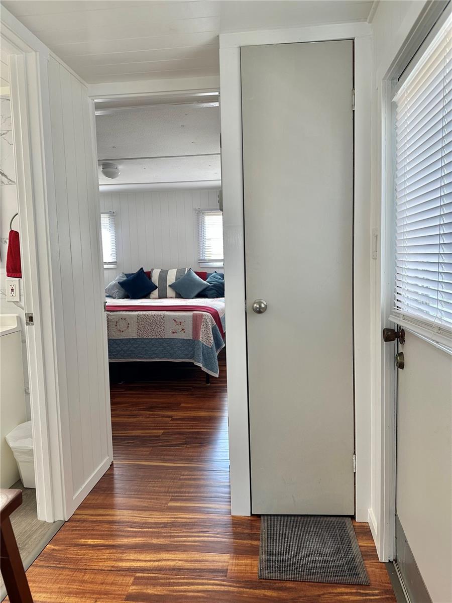 Image 22 of 40 For 1501 25th Avenue Drive W