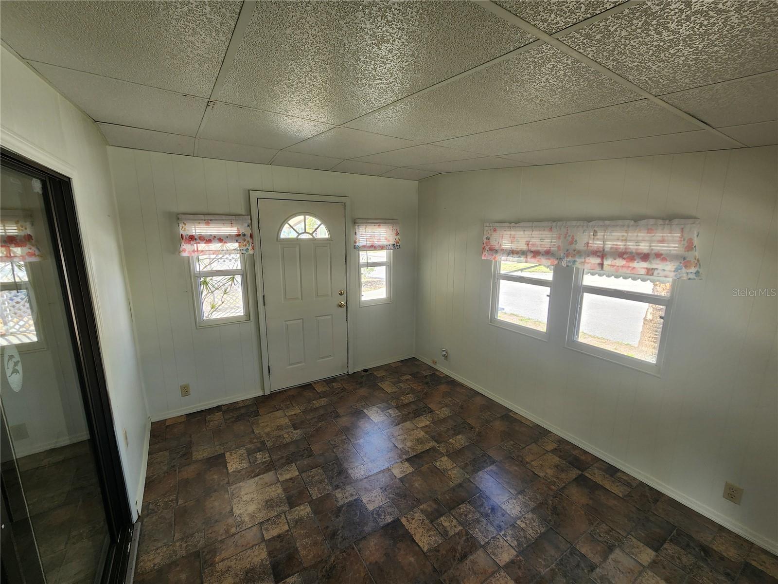 Image 12 of 36 For 808 53rd Avenue E 191