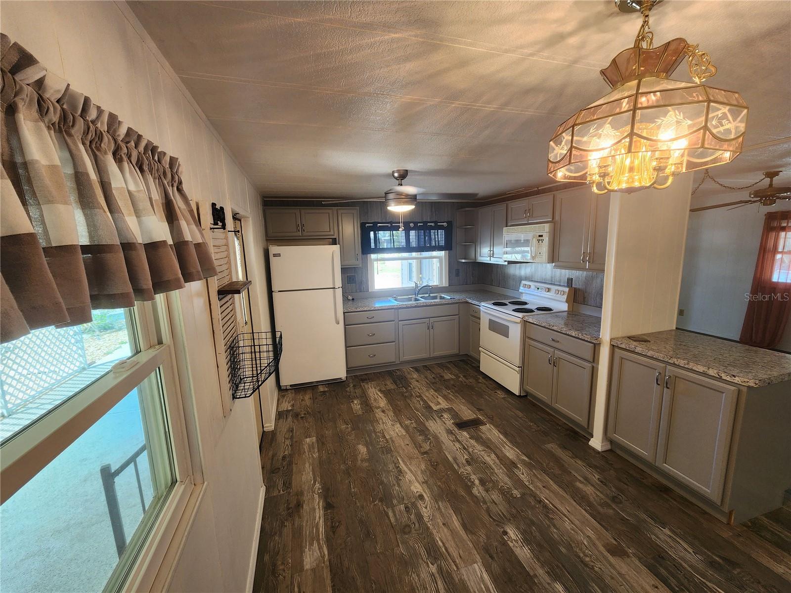 Image 4 of 36 For 808 53rd Avenue E 191