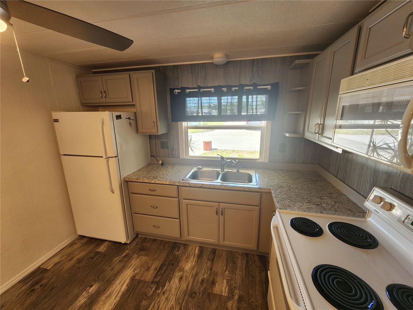 Image 7 of 36 For 808 53rd Avenue E 191