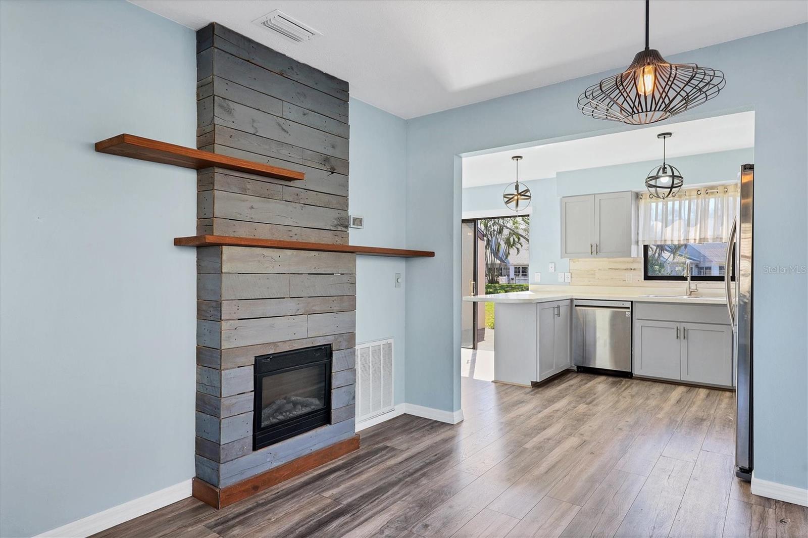 Image 7 of 34 For 3468 51st Avenue Drive W