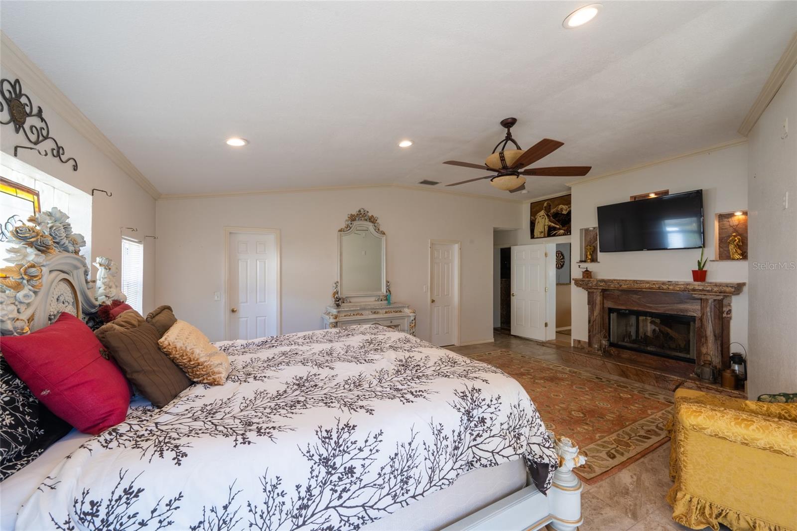 Image 13 of 51 For 690 Percheron Circle