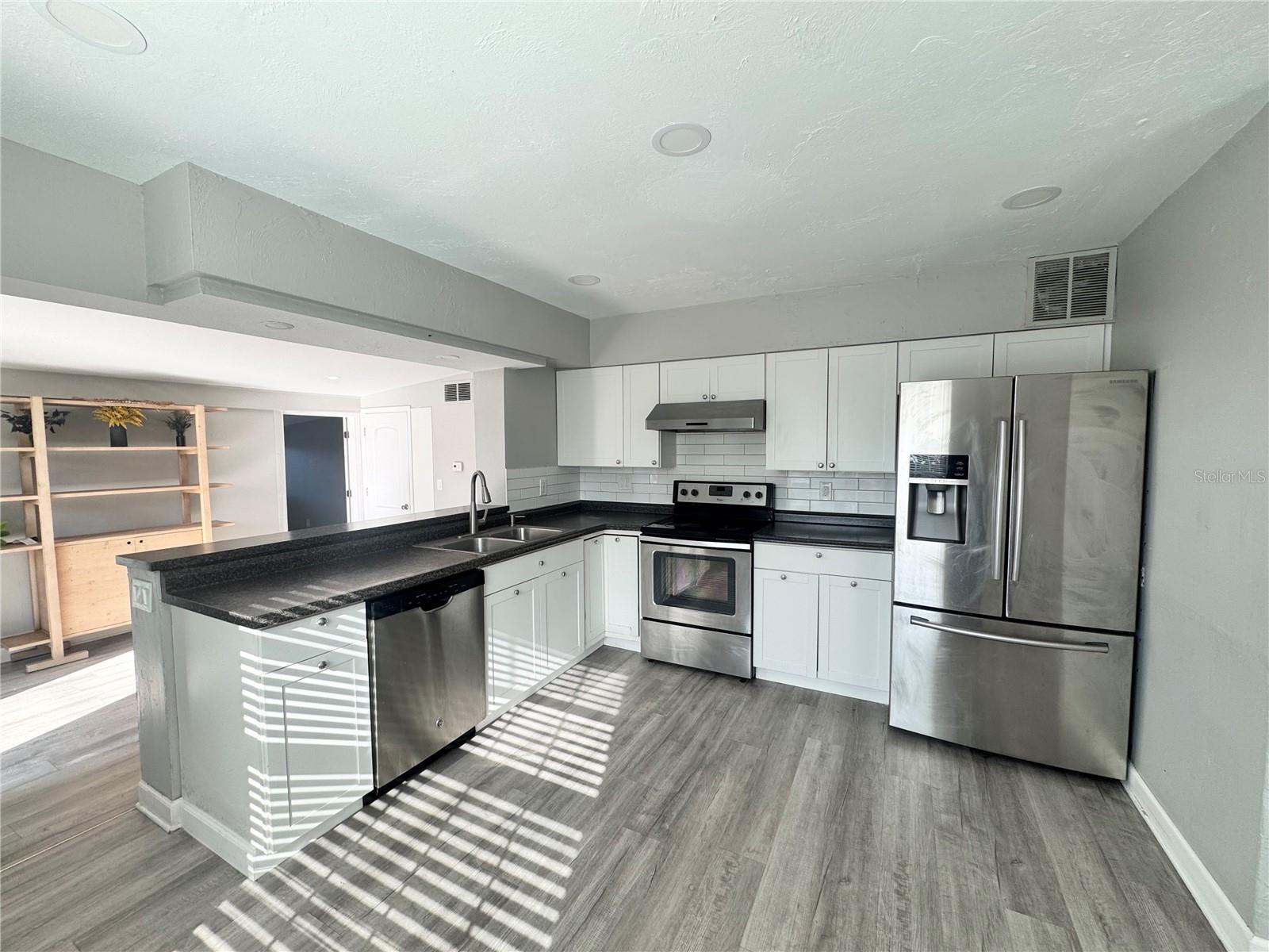 Image 23 of 63 For 3913 Shade Avenue