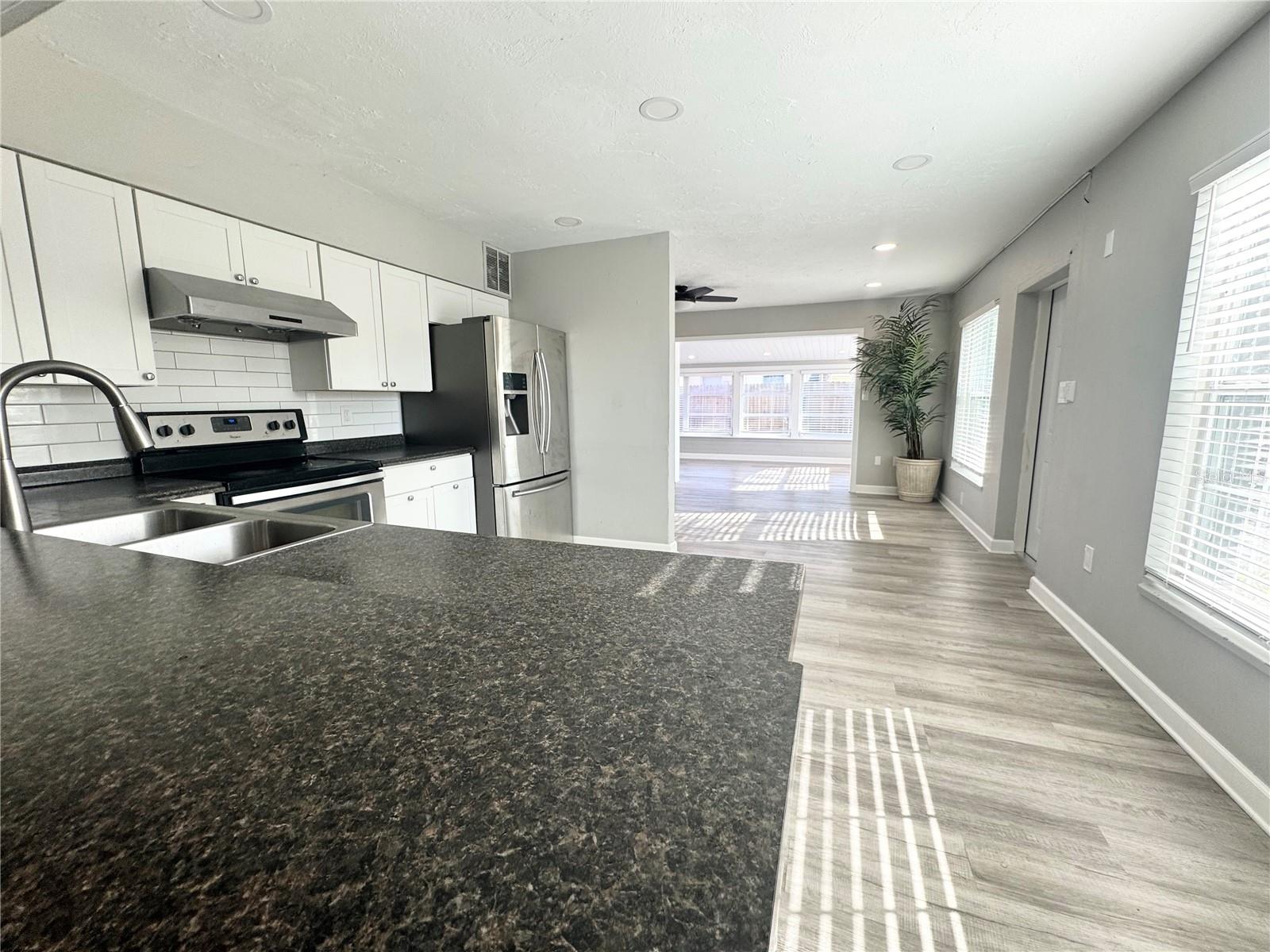 Image 24 of 63 For 3913 Shade Avenue