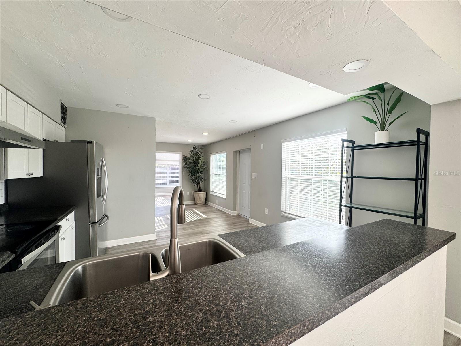 Image 25 of 63 For 3913 Shade Avenue