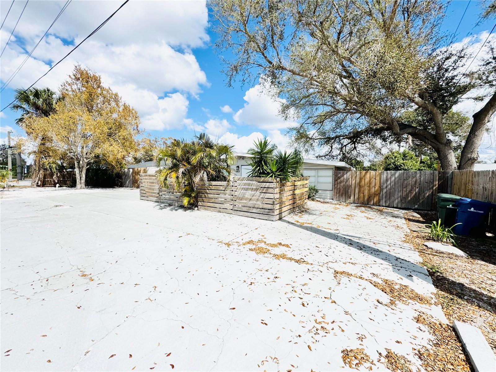 Image 3 of 63 For 3913 Shade Avenue