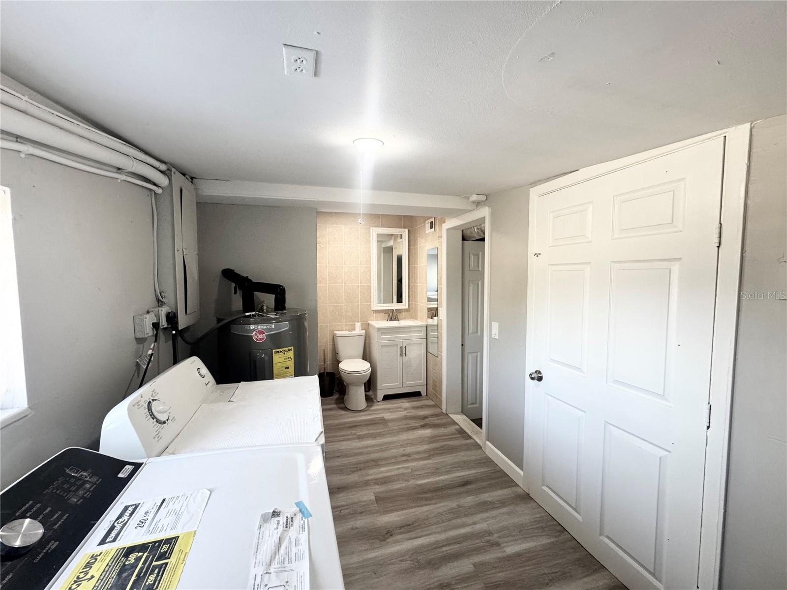 Image 39 of 63 For 3913 Shade Avenue